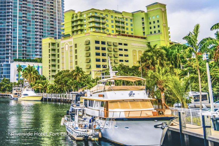 Boat docking Riverside Hotel trendy Fort Lauderdale 04Aug22