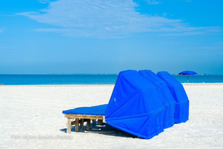 Fort Myers Beach Florida Sheltered chairs 31Aug22