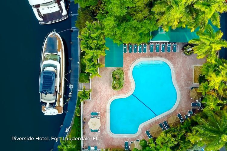 Pool Riverside Hotel trendy Fort Lauderdale 04Aug22