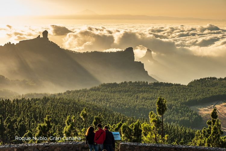 7 night rual Gran Canaria hiking escape Roque Nublo summit from viewpoint 05Apr23